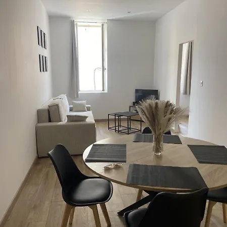公寓 Charmant Appartement *